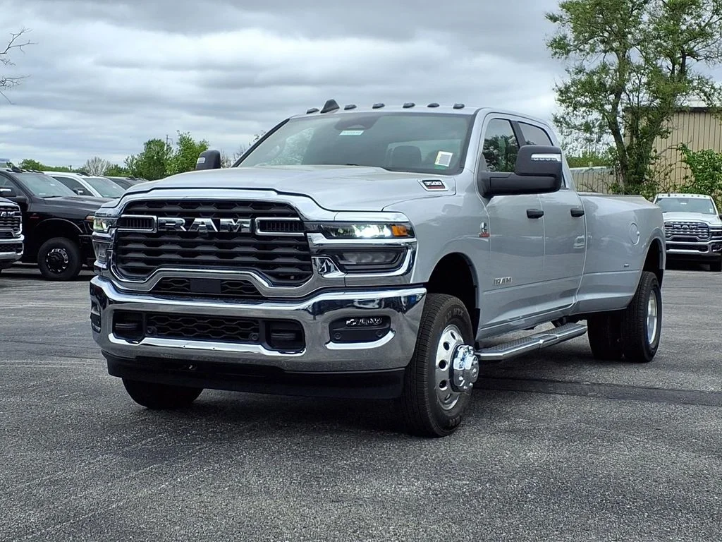 New 2026 Silver-Zynith Exterior Paint RAM Big Horn image 2