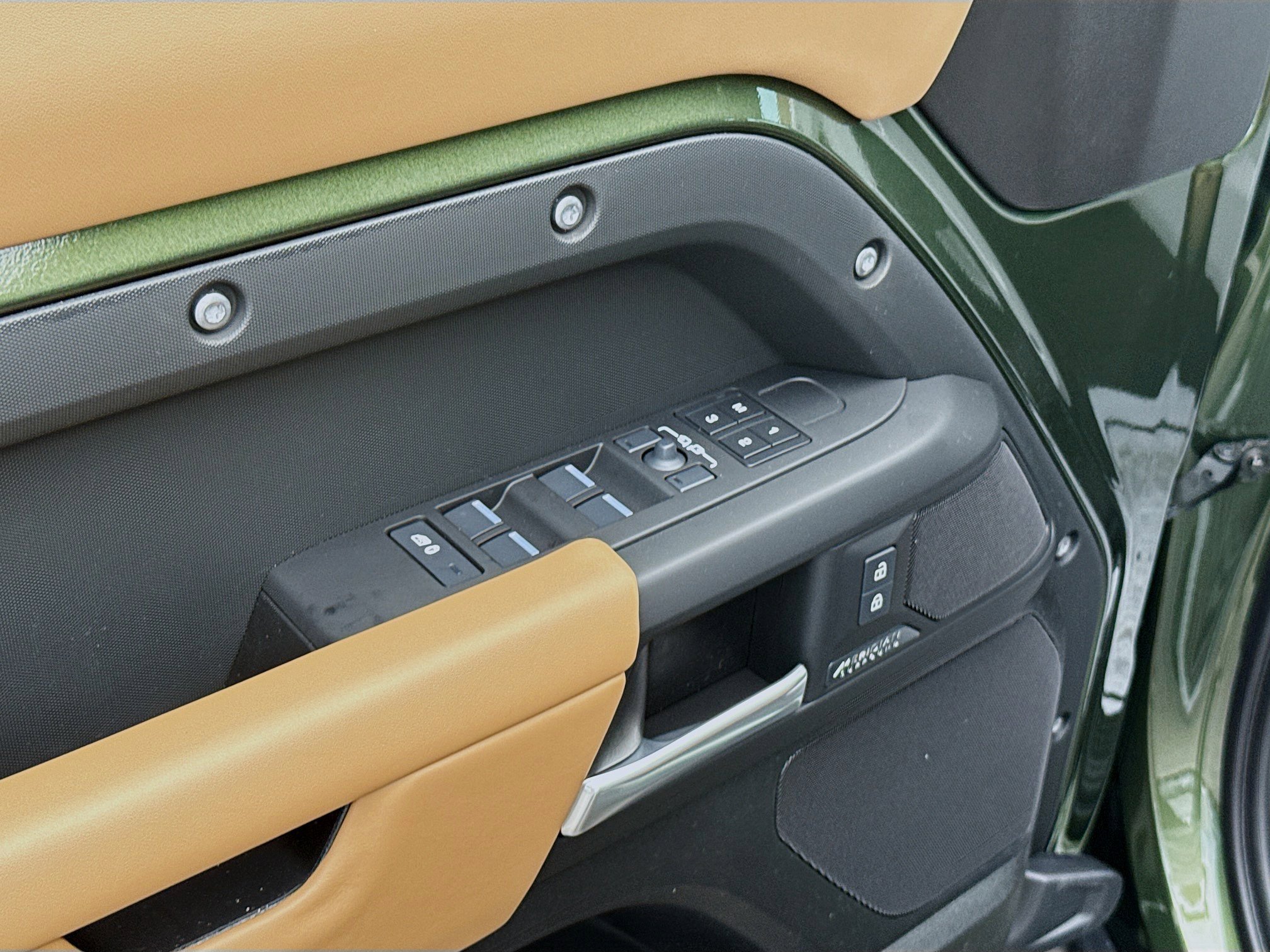 New 2026 Woolstone Green LAND ROVER X-Dynamic SE image 23