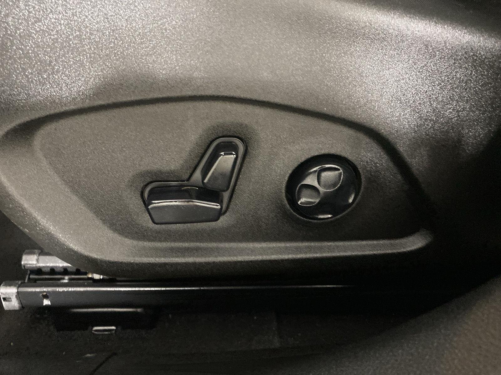 Used 2020 Sting-Gray Clearcoat Jeep Limited image 11