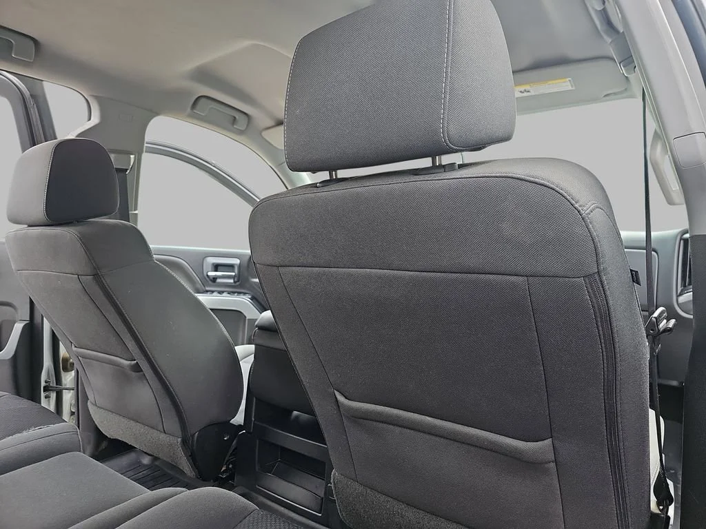 Used 2018 SILVER ICE METALLIC Chevrolet LT image 14