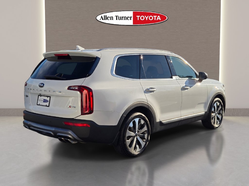 Used 2020 White Kia S image 7