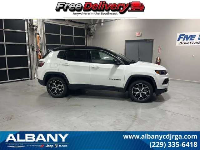 2026 Jeep Compass Limited 4X4's photo