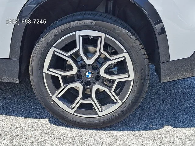 New 2026 Mineral White Metallic BMW xDrive28i image 8