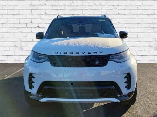 Used 2025 White Land Rover Dynamic se image 10