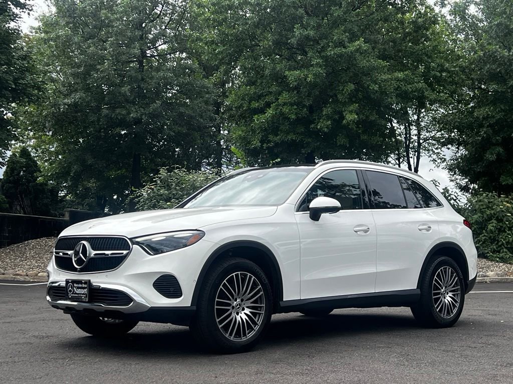 Used 2023 White Mercedes-Benz GLC 300 image 1
