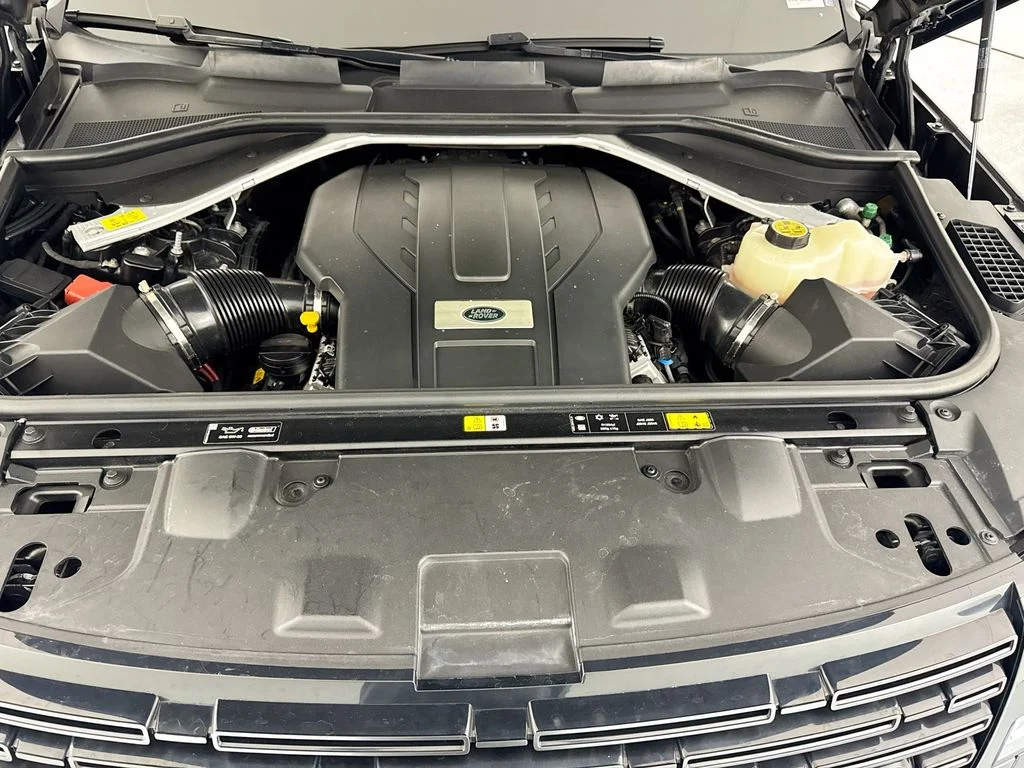 Used 2023 Black Land Rover SE image 31