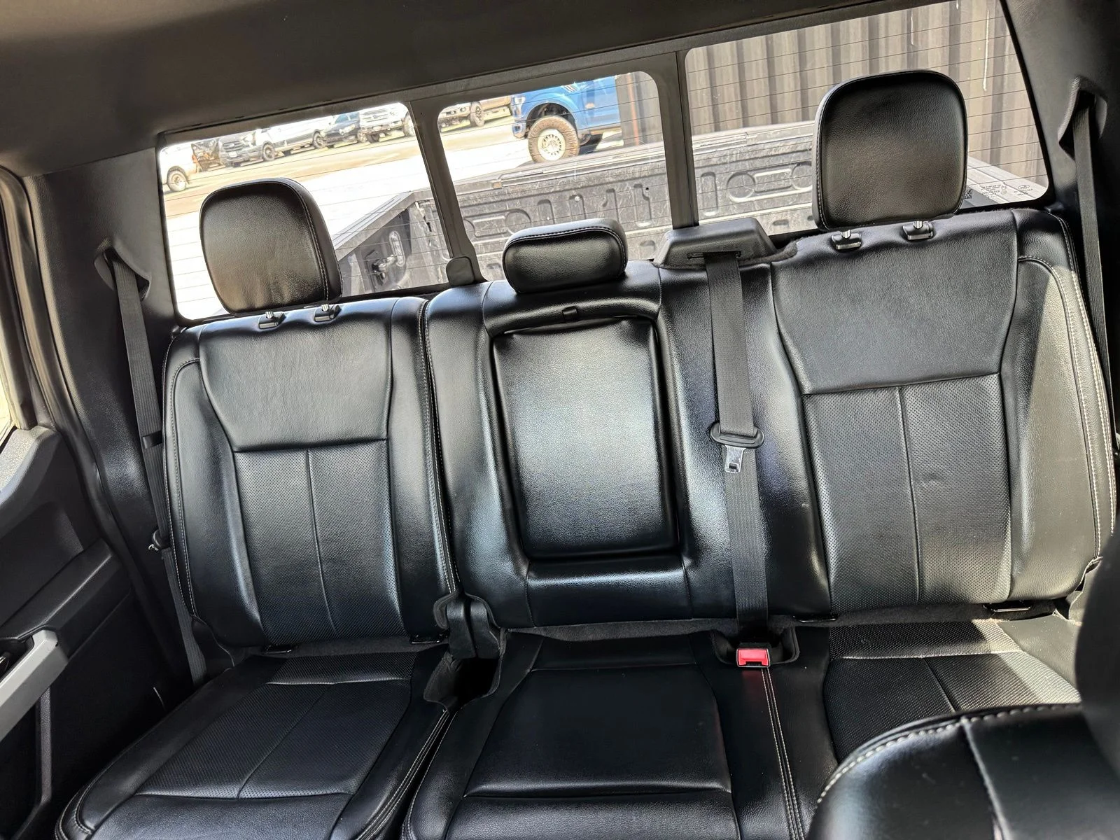 Used 2019 Gray Ford Lariat image 28