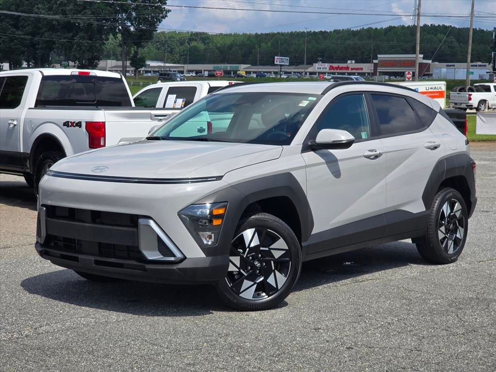 Used 2025 Gray Hyundai SEL image 2