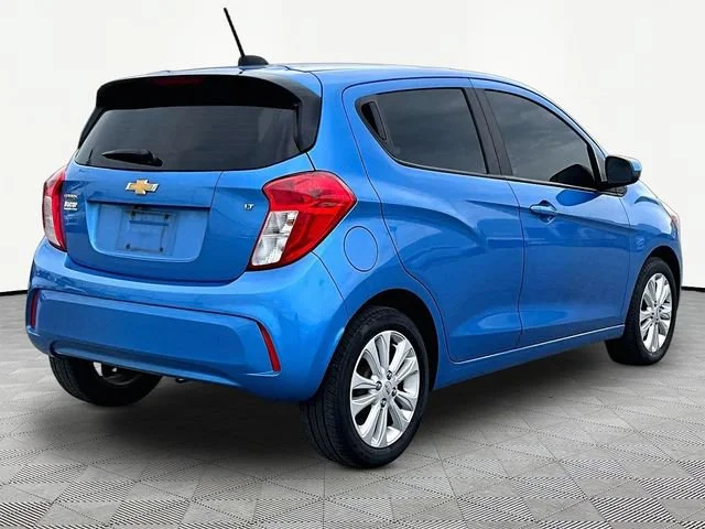Used 2017 (Metallic Paint.) Chevrolet LT image 6