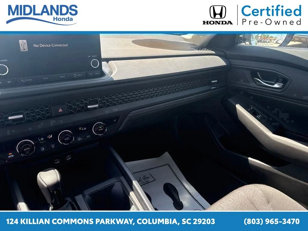 Certified Used 2025 Solar Silver Metallic Honda SE image 12