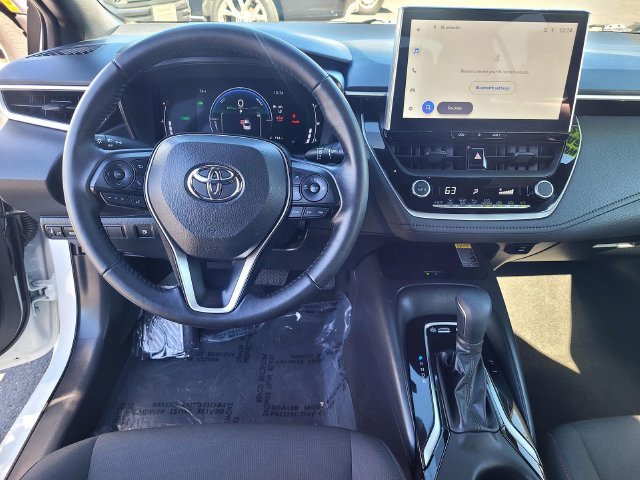 Used 2025 White Toyota SE image 9
