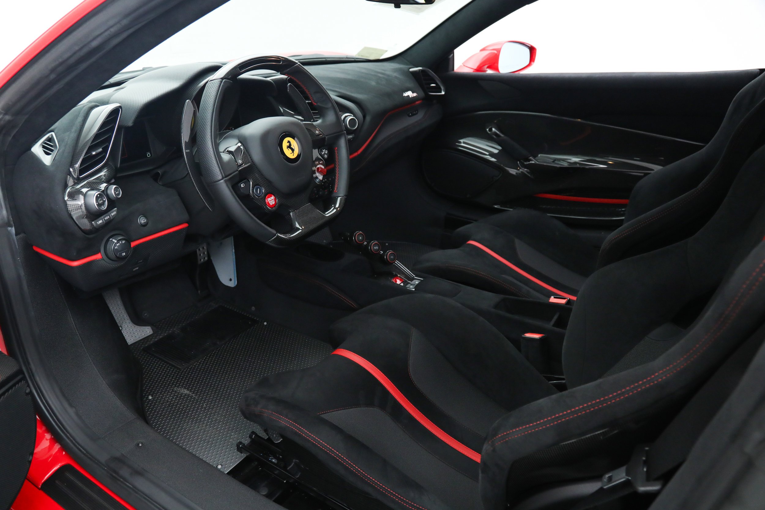 Certified Used 2020 Red Ferrari  image 2