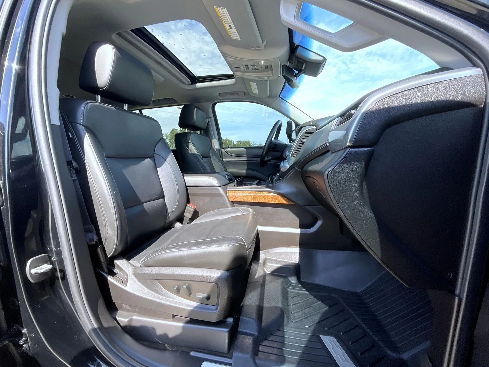 Used 2017 Black Chevrolet Premier image 16