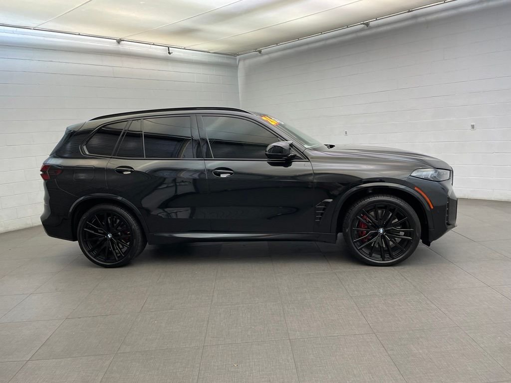 Used 2026 Black BMW M60i image 6