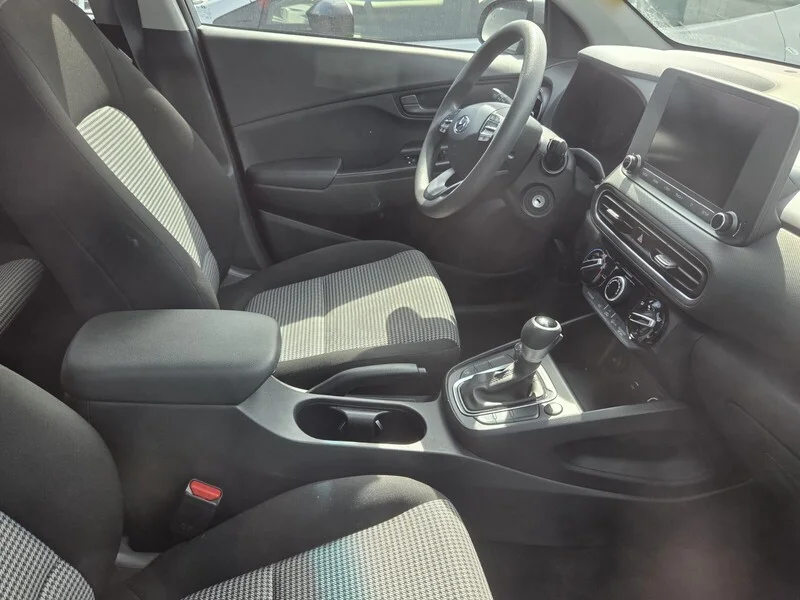 Used 2023 Silver HYUNDAI SE Auto AWD image 6