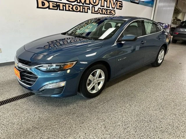 Used 2024 Lakeshore Blue Metallic Chevrolet 1LT image 1