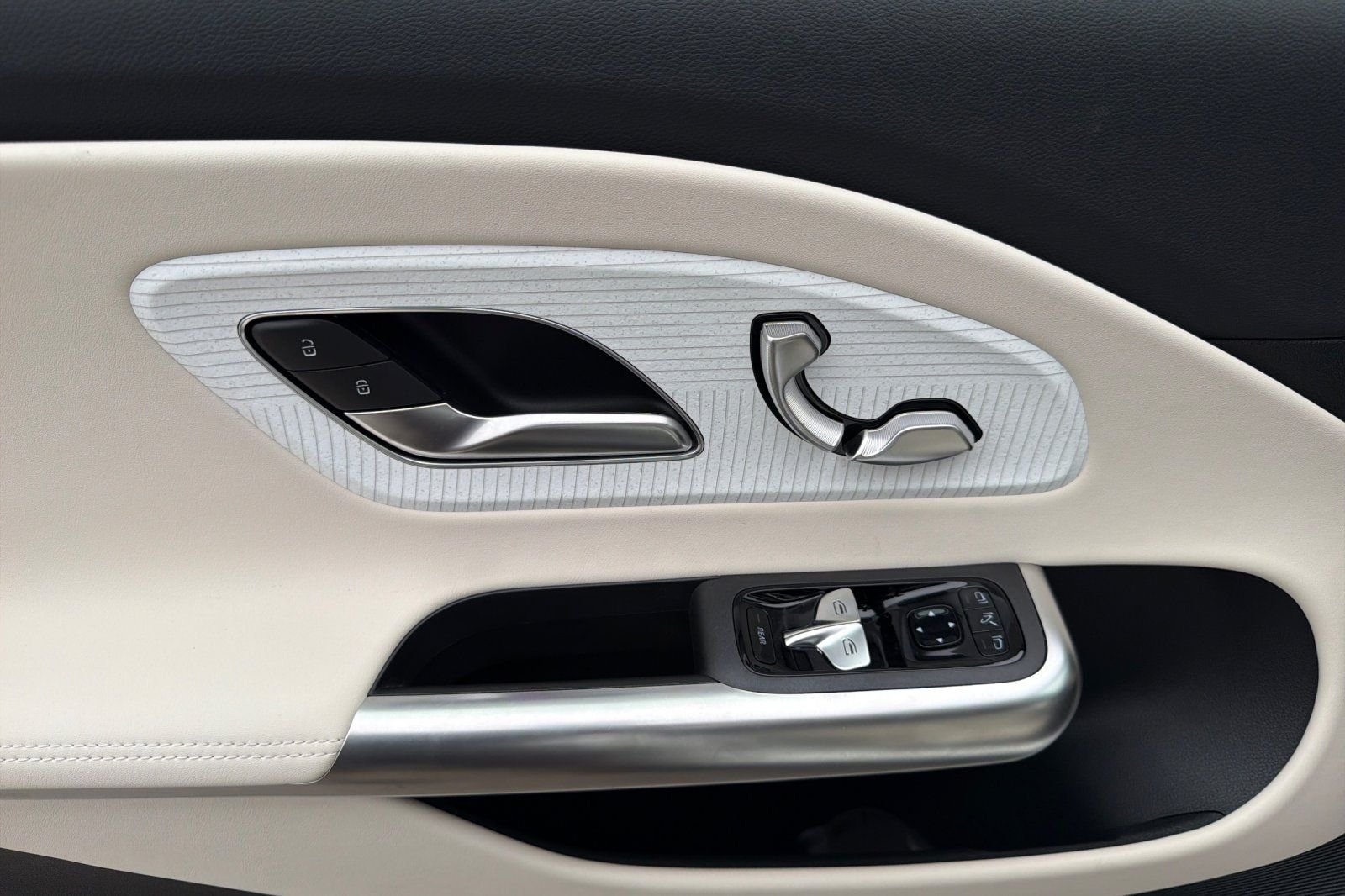 New 2027 Polar White Mercedes-Benz CLA 250+ image 22