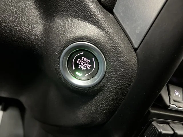 Used 2020 Silver GMC SLT image 18