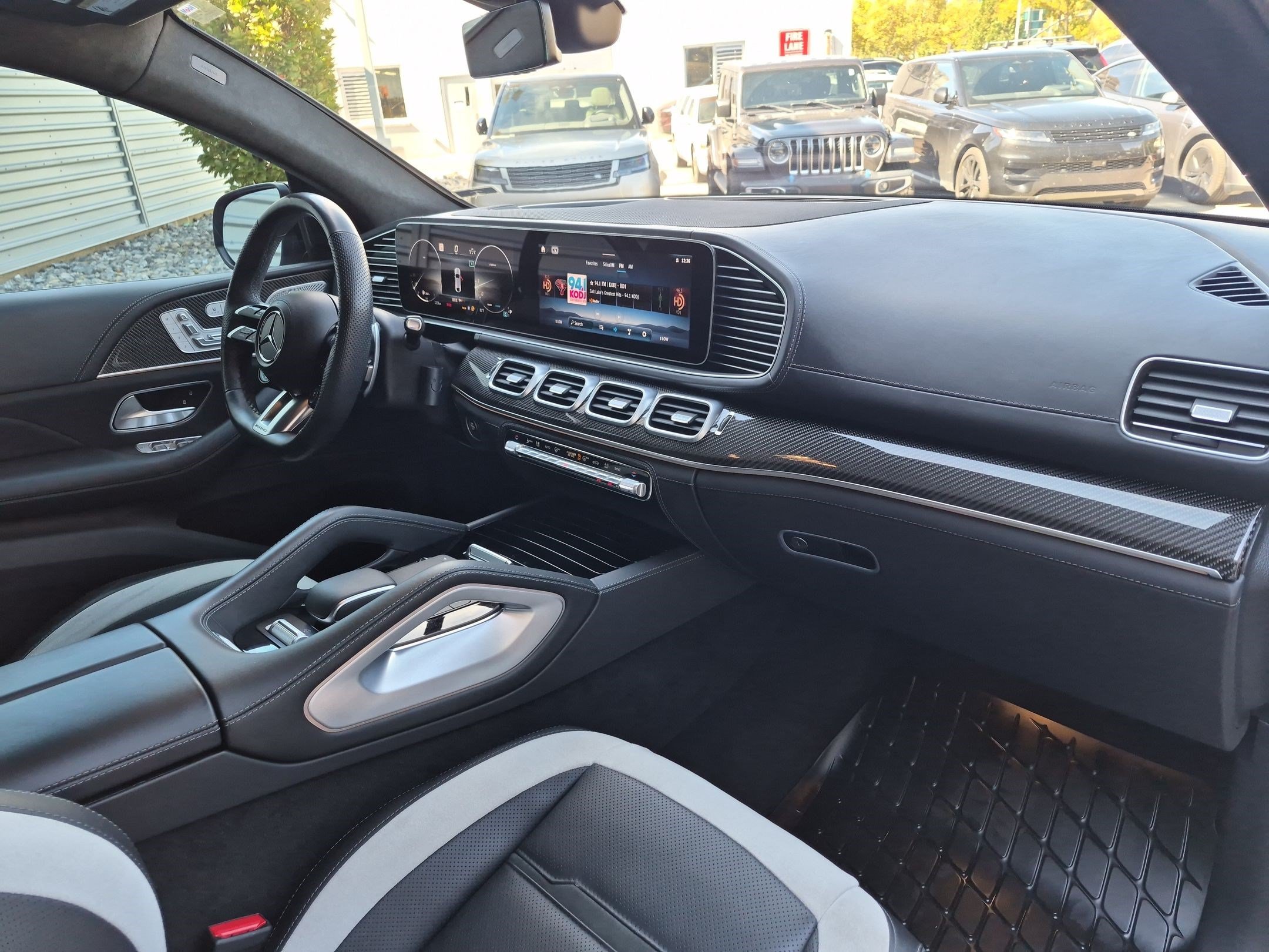 Used 2024 MANUFAKTUR Alpine Gray Mercedes-Benz AMG® GLE 63 S image 31