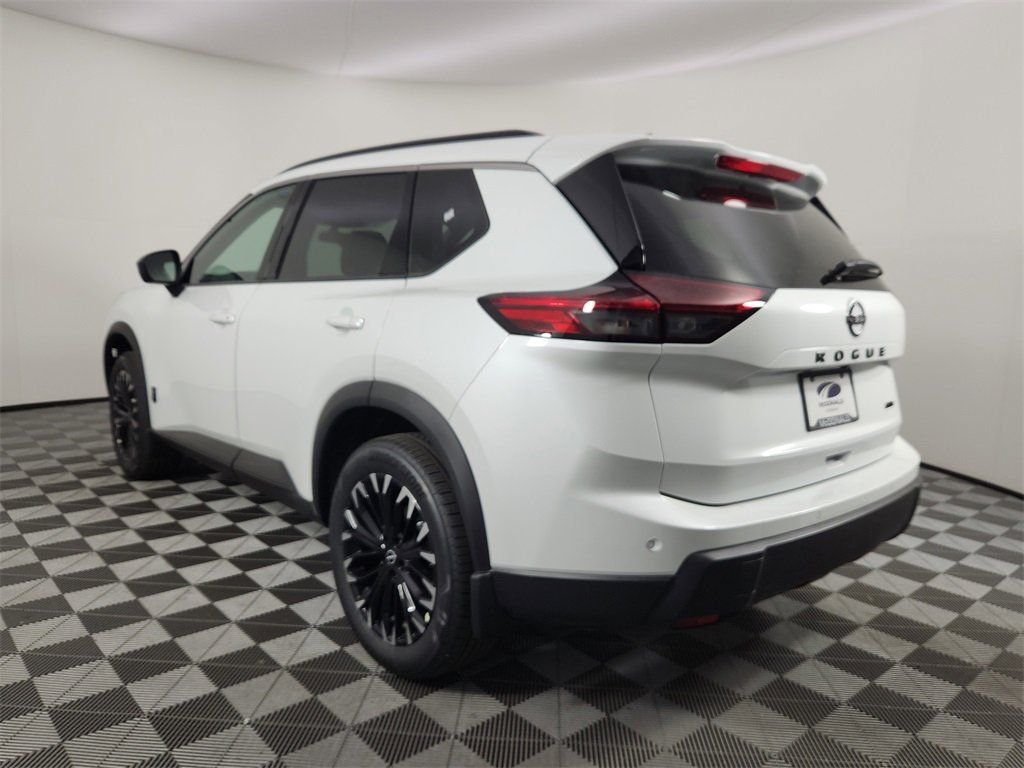 New 2026 Everest White Pearl TriCoat Nissan Dark Armor™ image 3