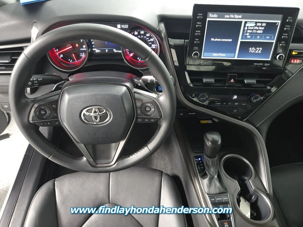 Used 2022 Pearl Toyota XSE image 17