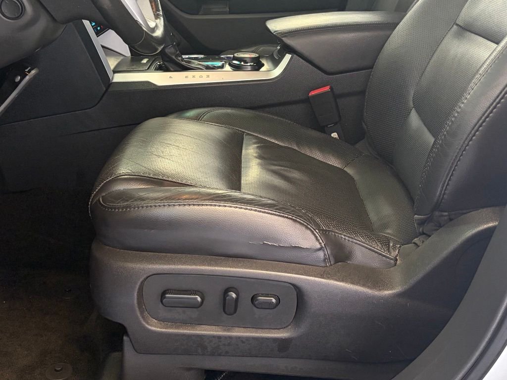 Used 2014 Ingot Silver Ford Limited image 15
