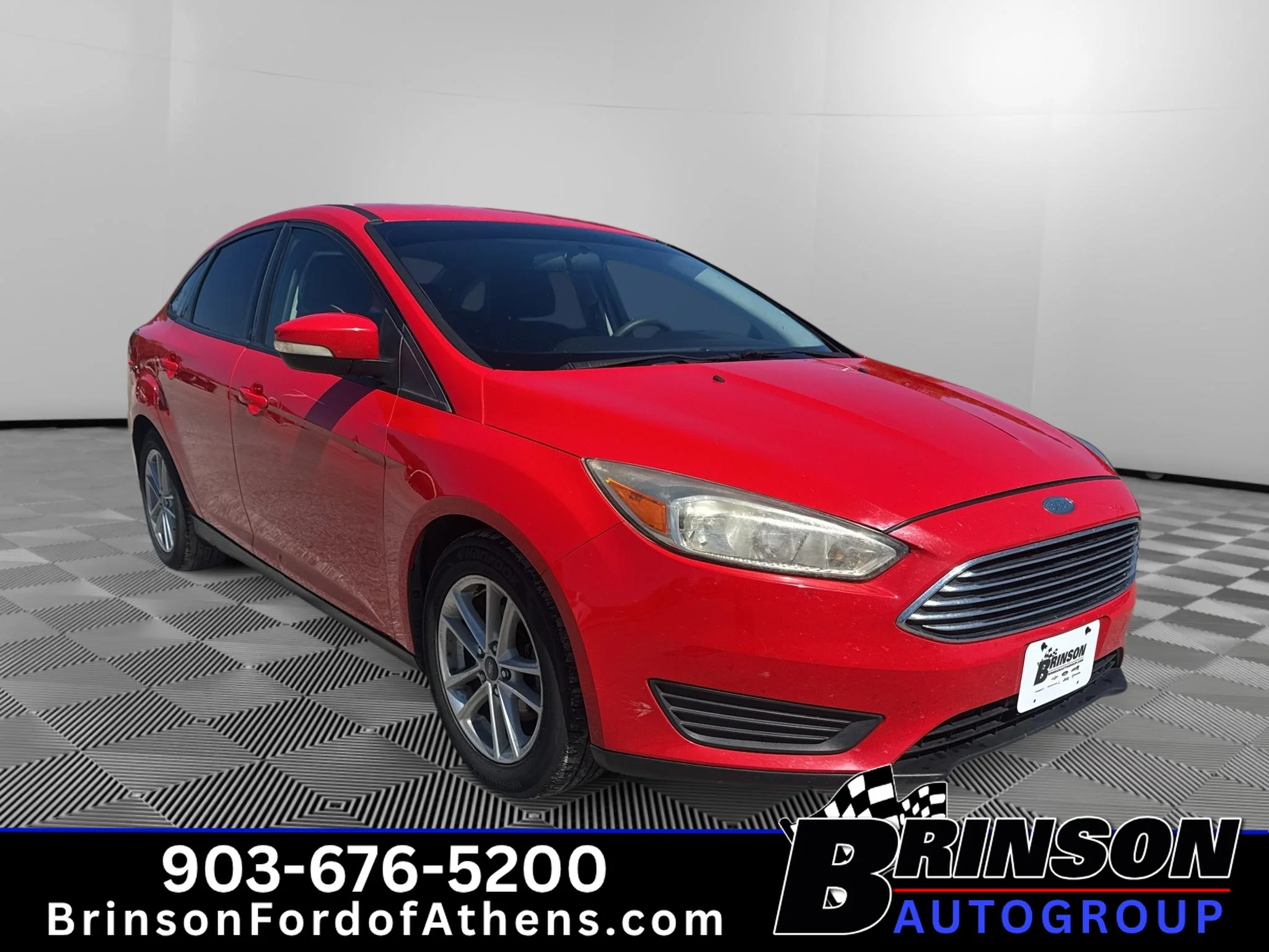 Used 2017 Race Red Ford SE image 3