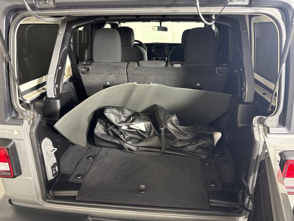 Used 2022 Gray Jeep Unlimited Sport Altitude image 21
