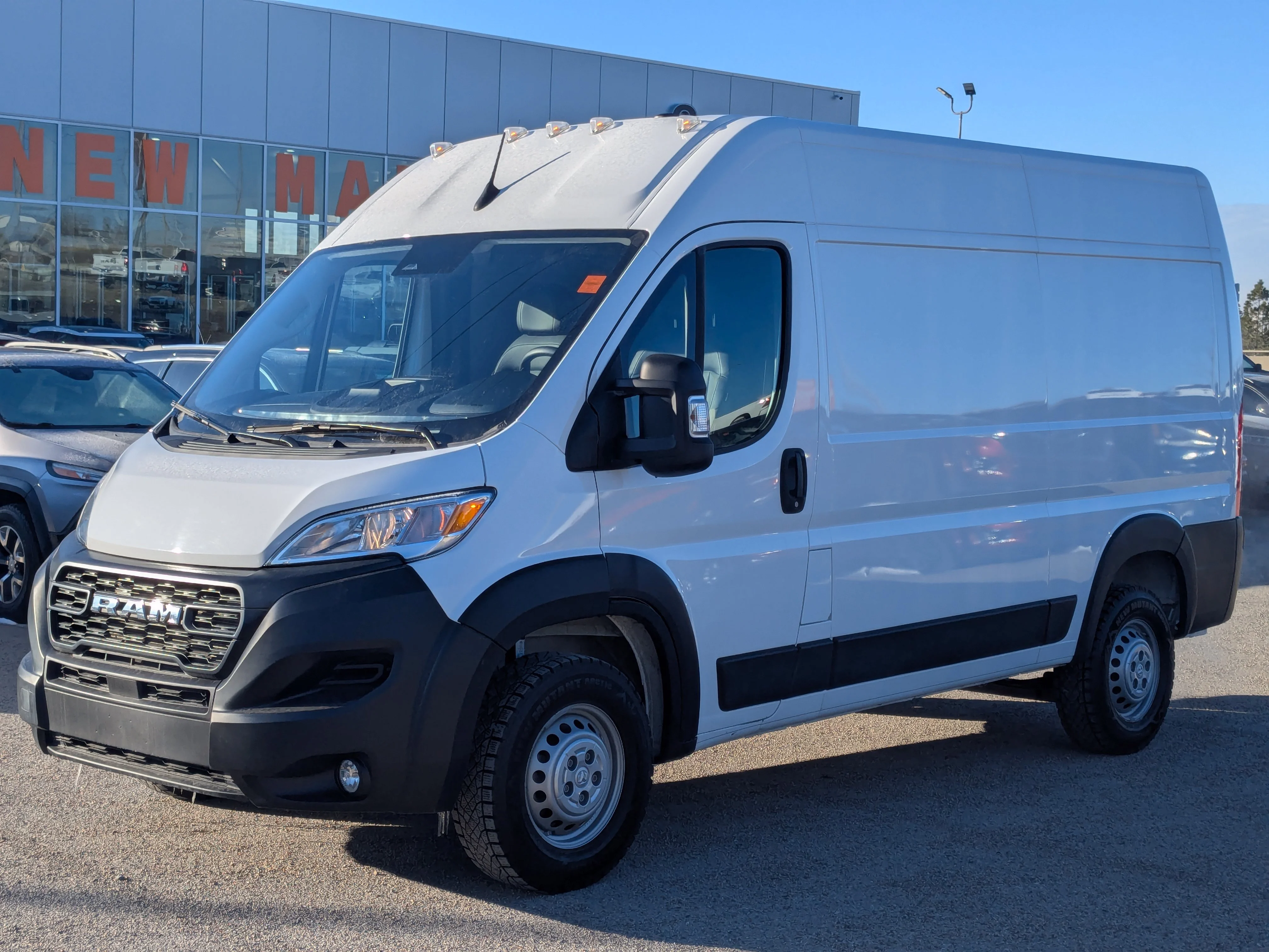Used 2025 White RAM Tradesman - - Pkg 22B - Convenience Grp - Mopar Cargo Mat - Wall Paneling & More image 4