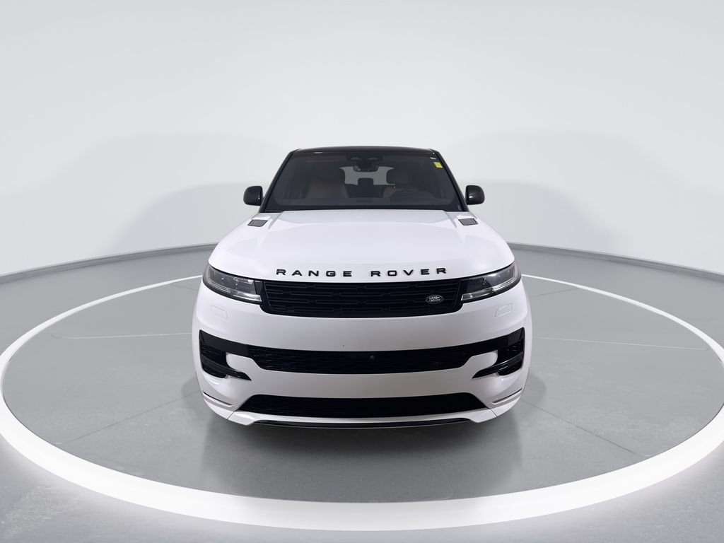 Certified Used 2024 White Land Rover Dynamic SE image 3