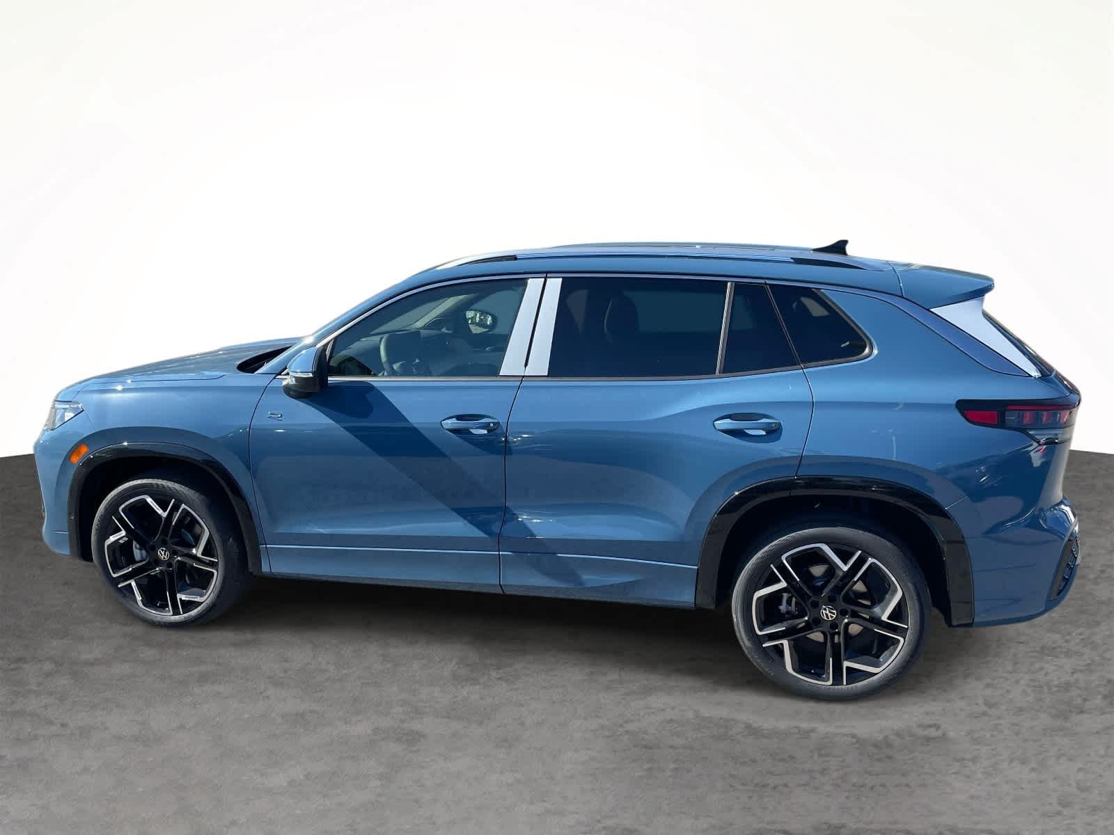 New 2026 U1U1/Blue Volkswagen SEL R-Line Turbo image 10