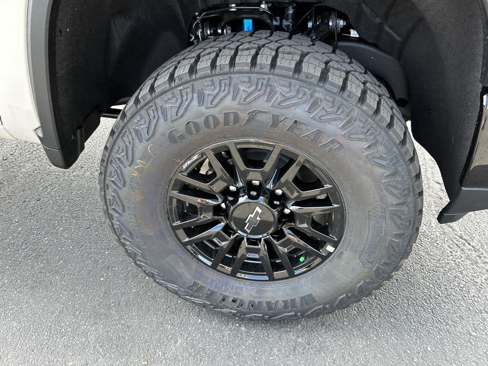 2026 Chevrolet Silverado 2500 HD ZR2 - Photo 18