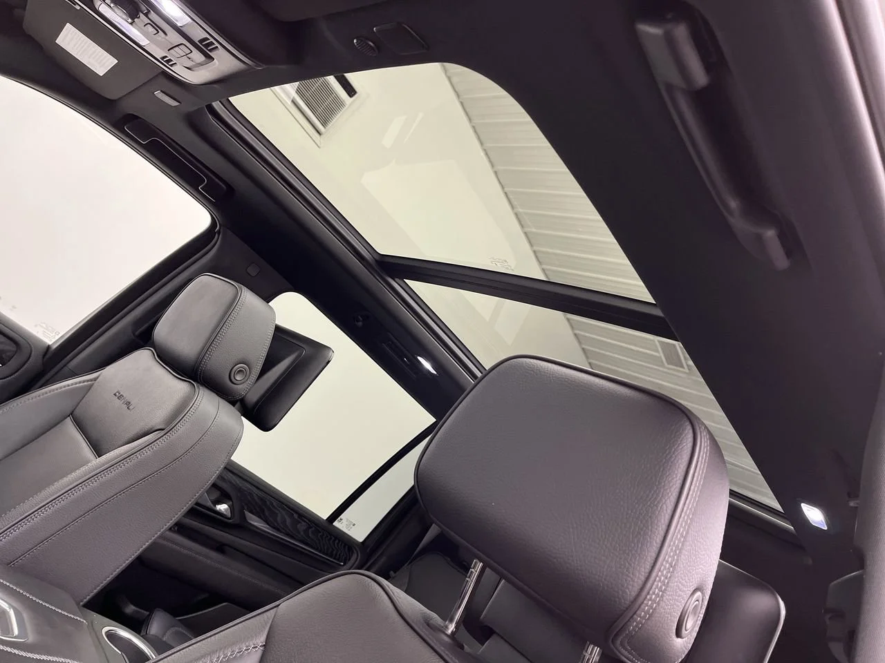 Used 2023 Sterling Metallic GMC Denali image 14