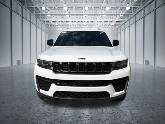 New 2027 White Jeep Laredo Altitude image 9
