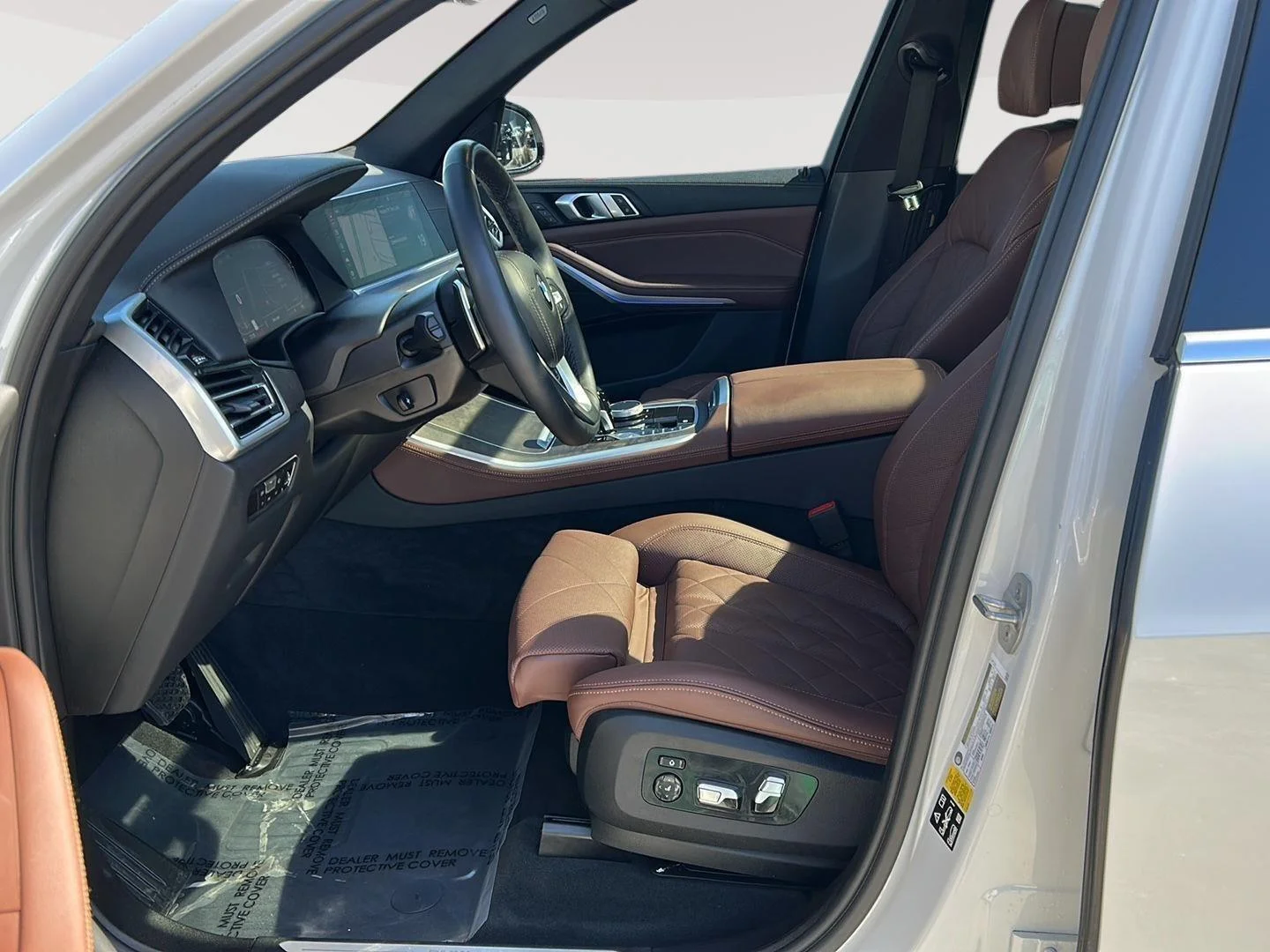 Used 2023 Mineral White Metallic BMW xDrive40i image 13