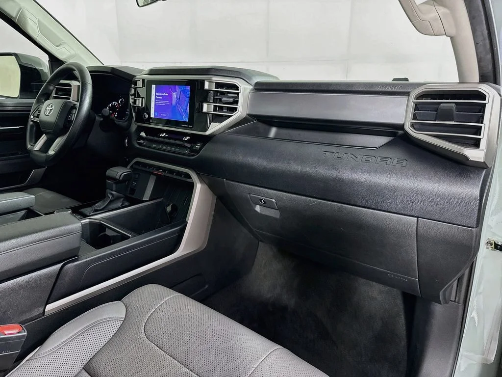 Used 2022  Toyota SR5 image 36