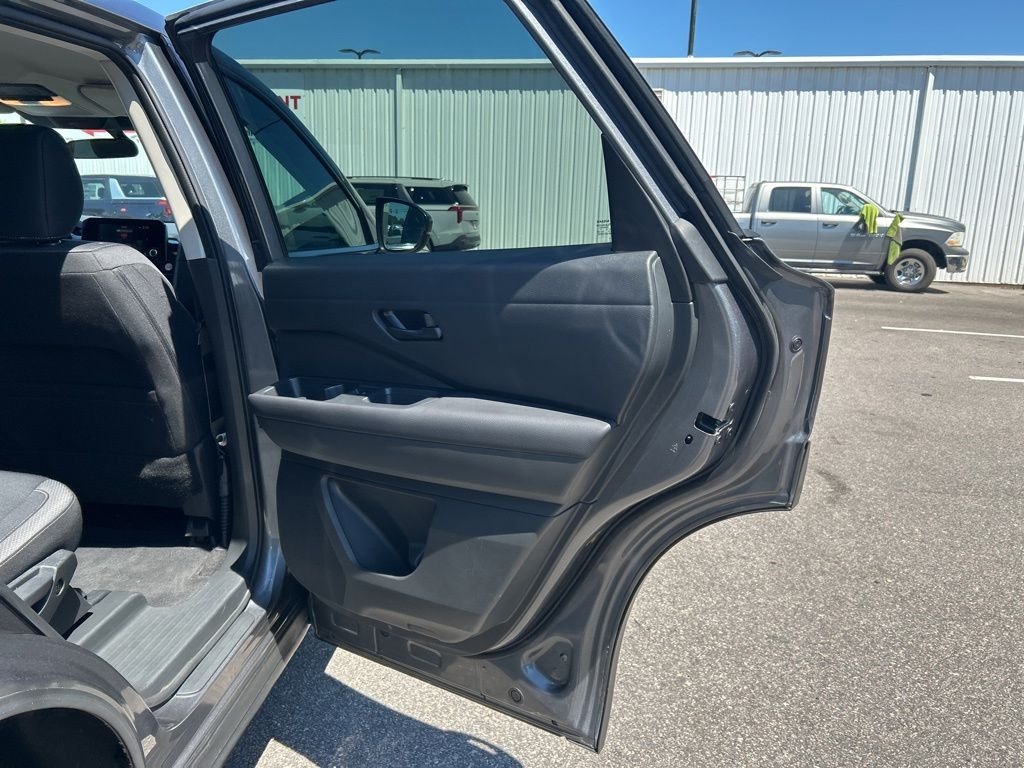 Used 2025 Gray Nissan SV image 22