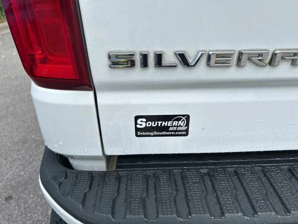 Used 2019 White Chevrolet Custom image 19