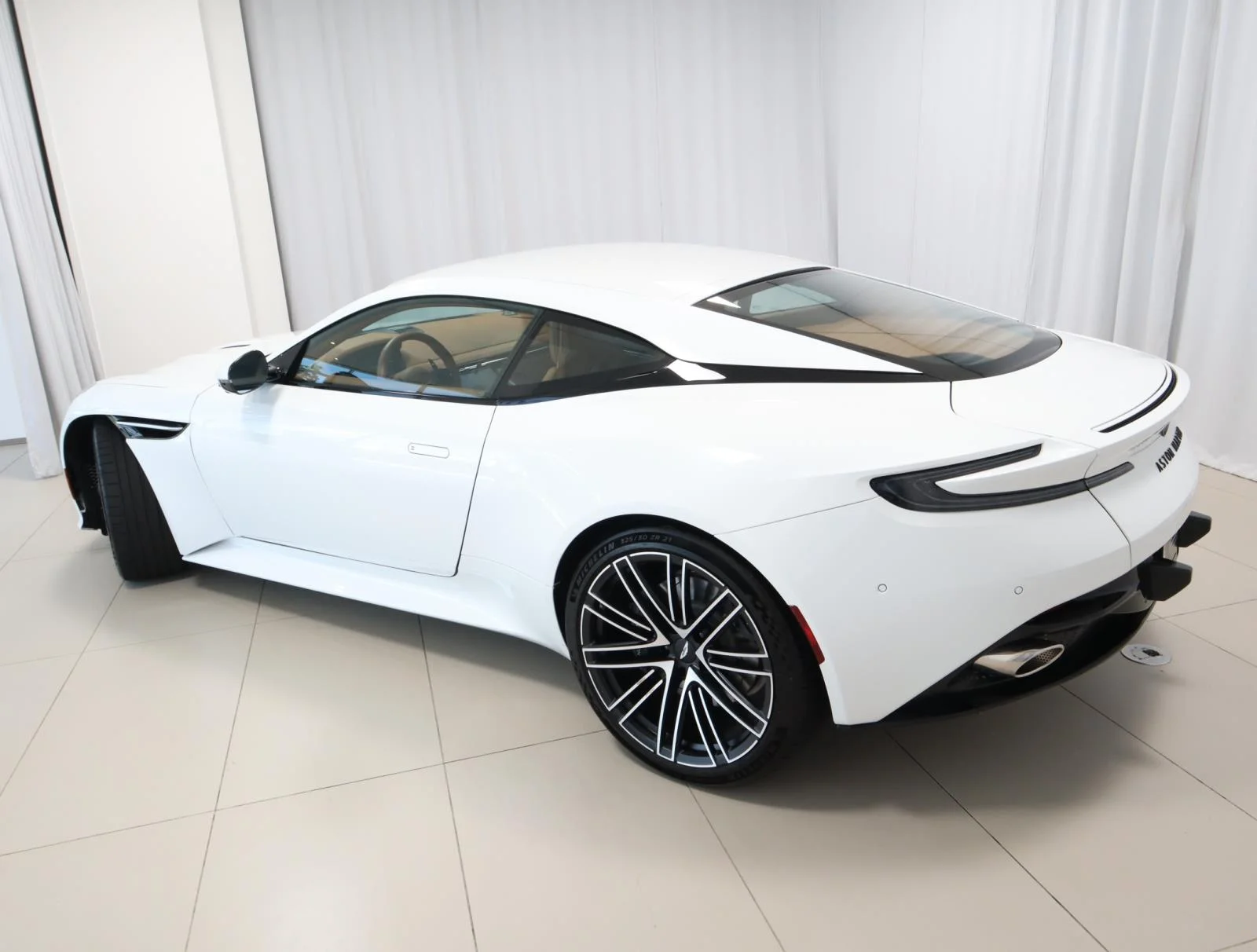 Used 2024 Zenith White Aston Martin Coupe image 3