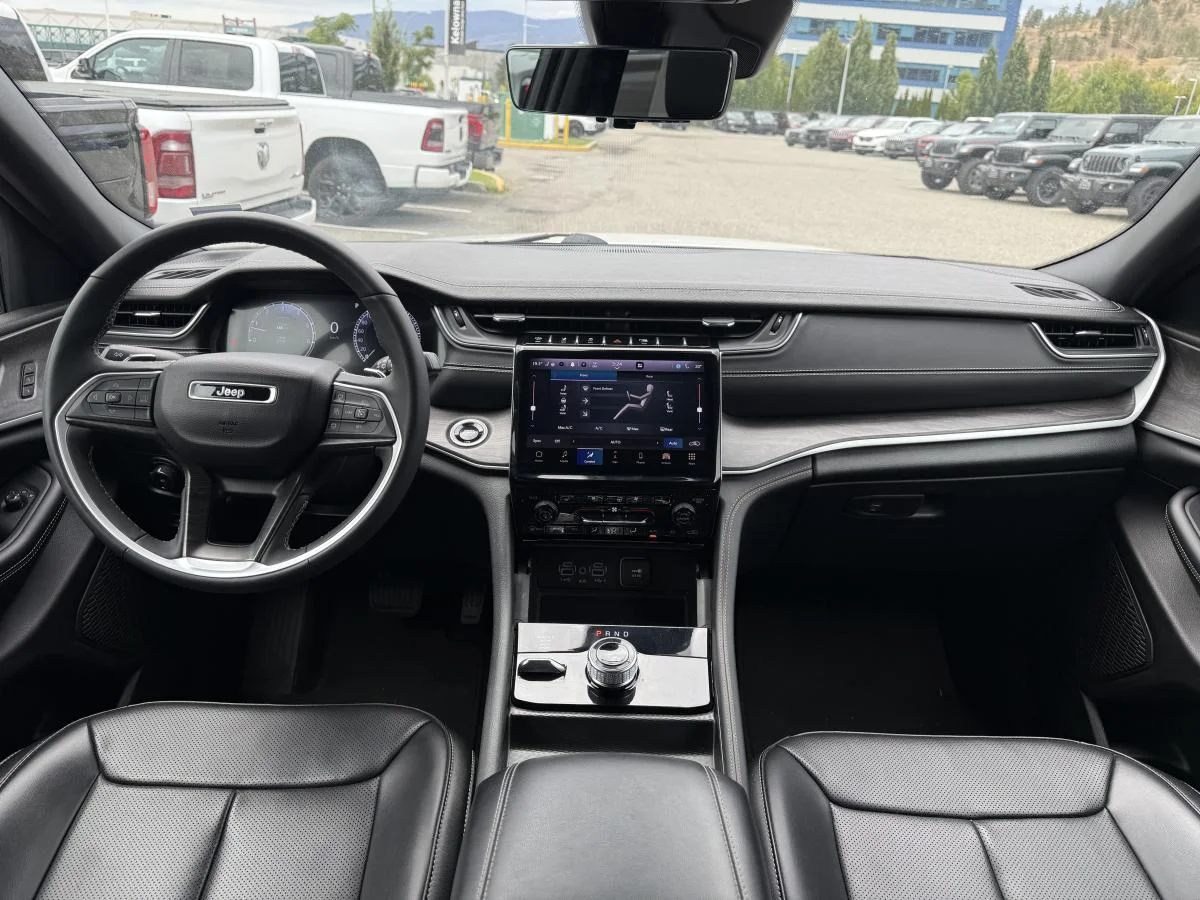 Used 2024 White Jeep Limited image 24
