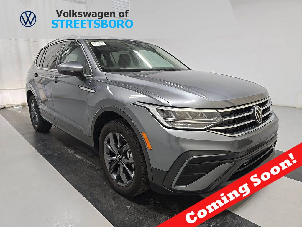 Used 2023 Platinum Gray Metallic Volkswagen 2.0T SE image 1