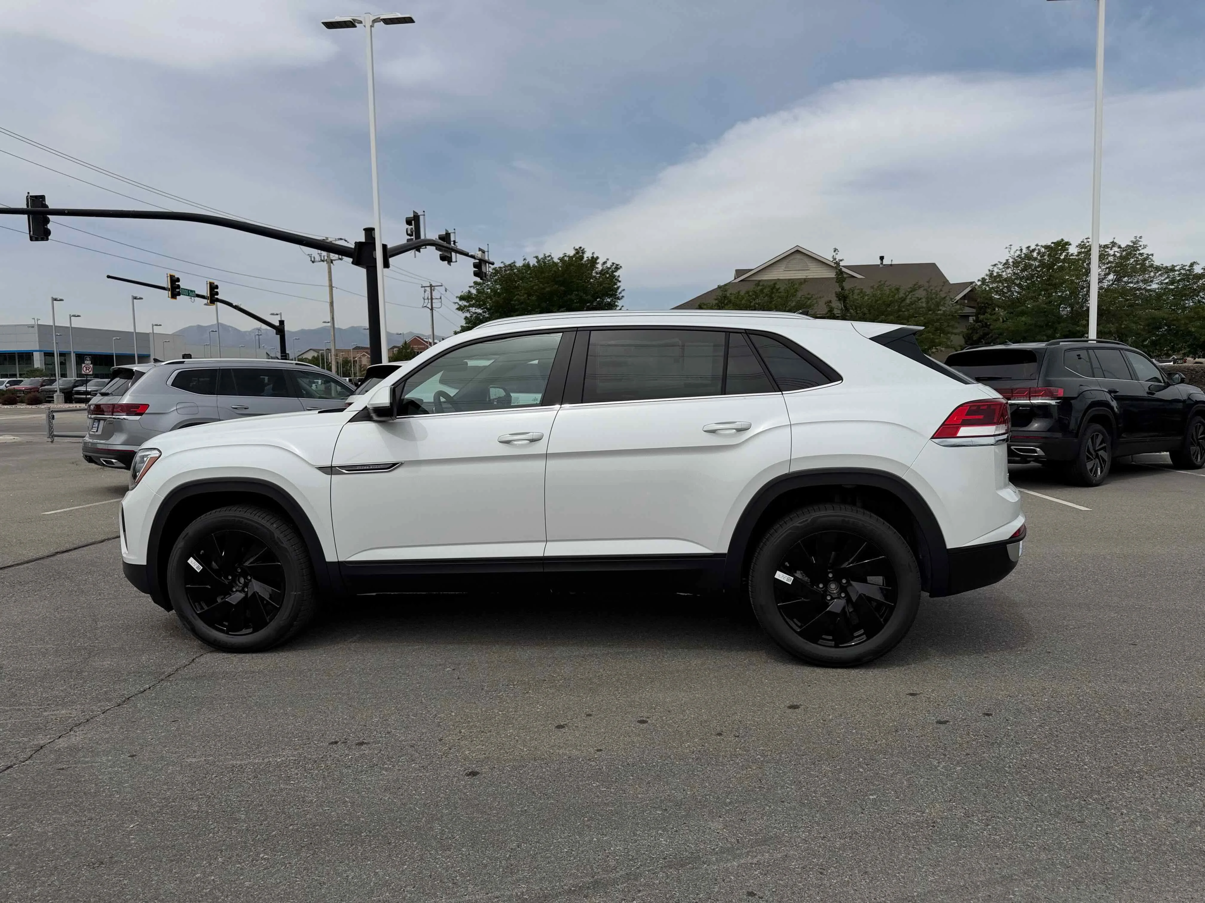 New 2026 Pearl Volkswagen 2.0T SE w/Technology image 2