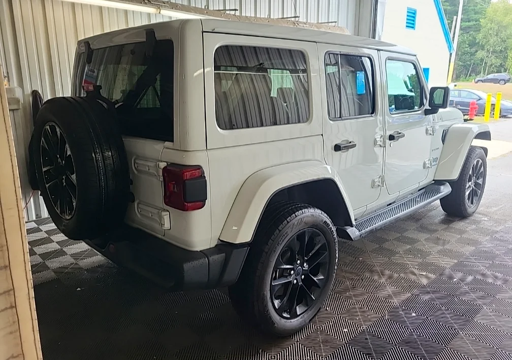 Used 2024 White Jeep Sahara 4xe image 11