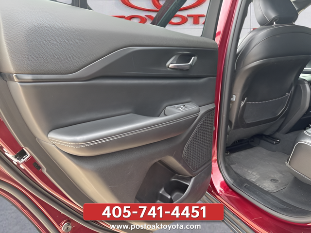 Used 2024 Red Jeep Altitude image 20