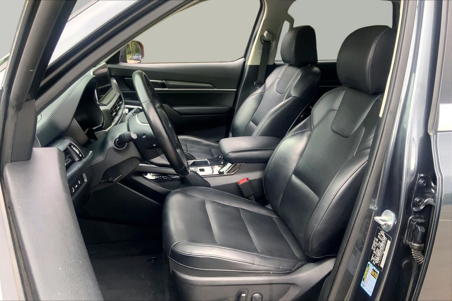 Used 2022 Gravity Grey Kia S image 8