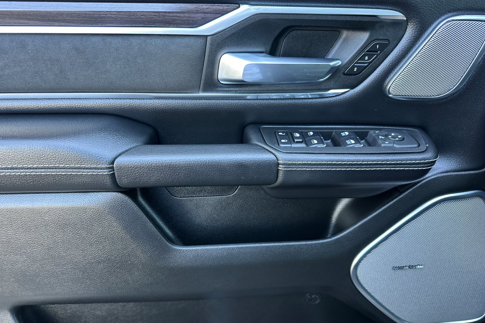 2026 RAM 1500 Laramie - Photo 11