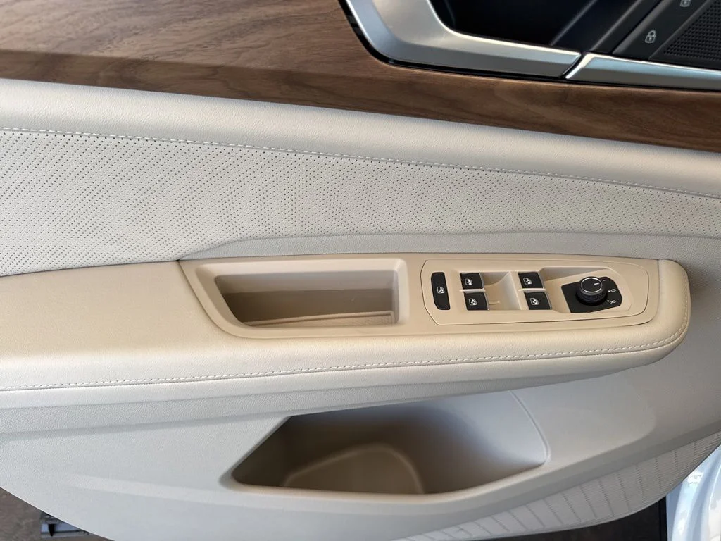 New 2026 White Volkswagen 2.0T SE image 11