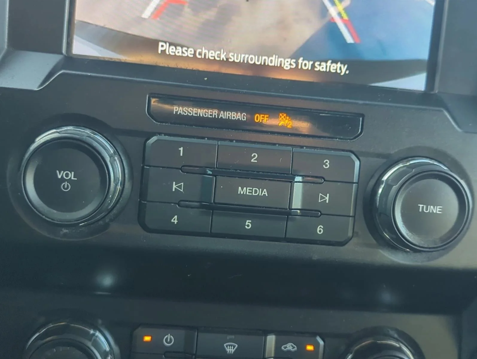 Used 2020 Oxford White Ford XLT image 13