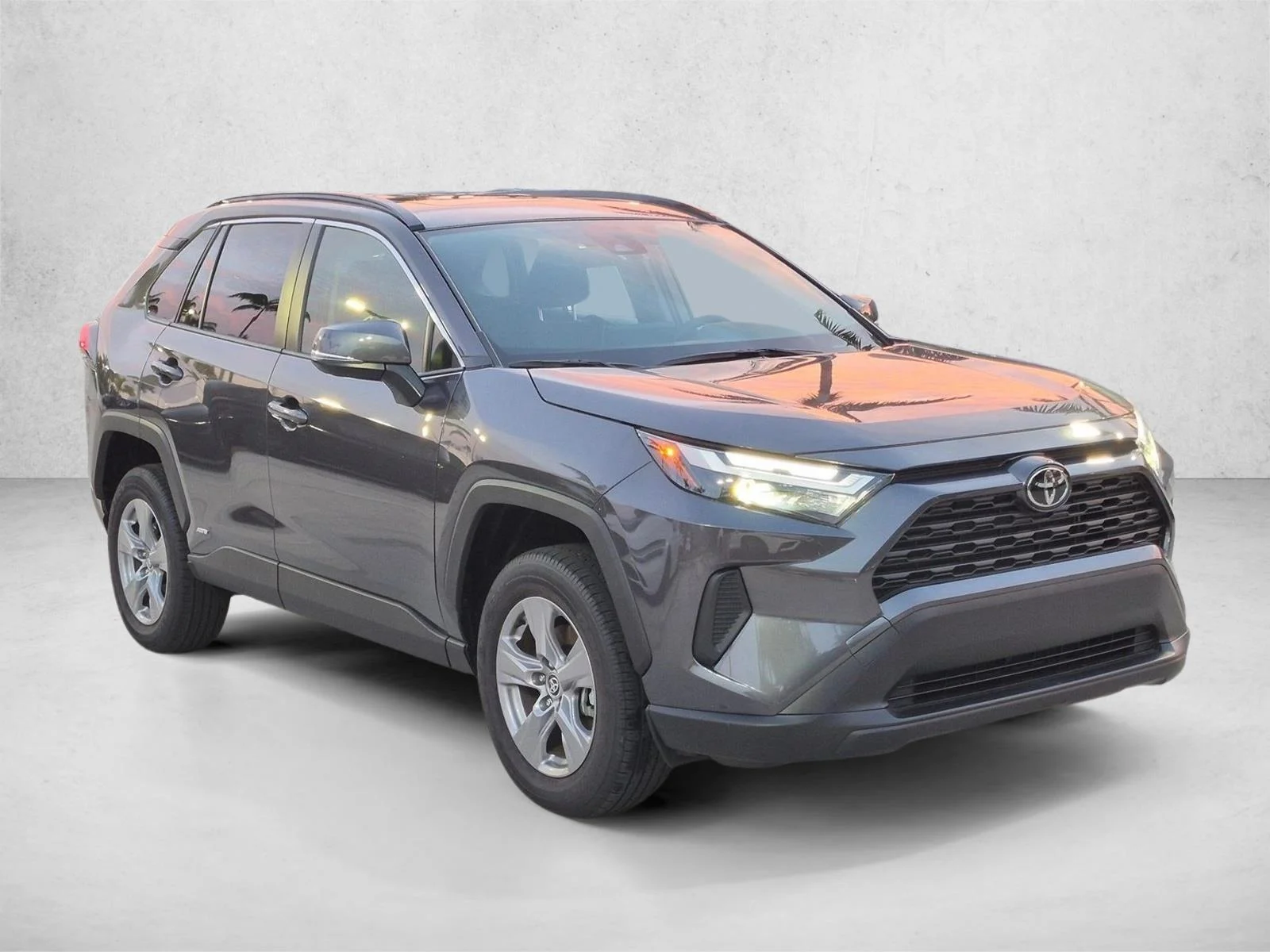 Used 2025 Gray Toyota Hybrid XLE image 3