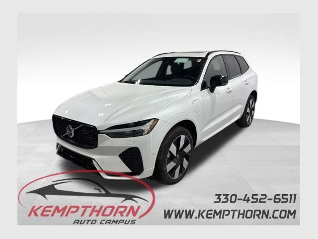 Used 2025 White Volvo T8 Plus image 1
